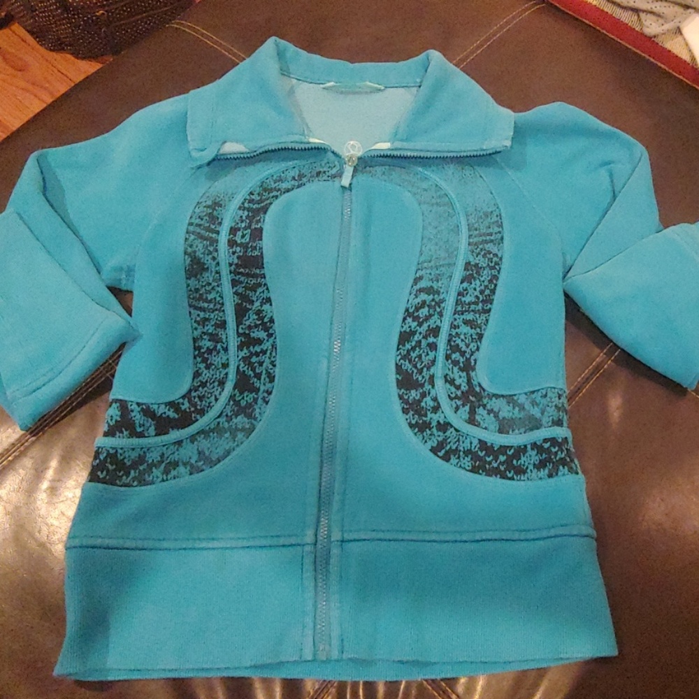 Lululemon Jacket - Picture 2 of 9